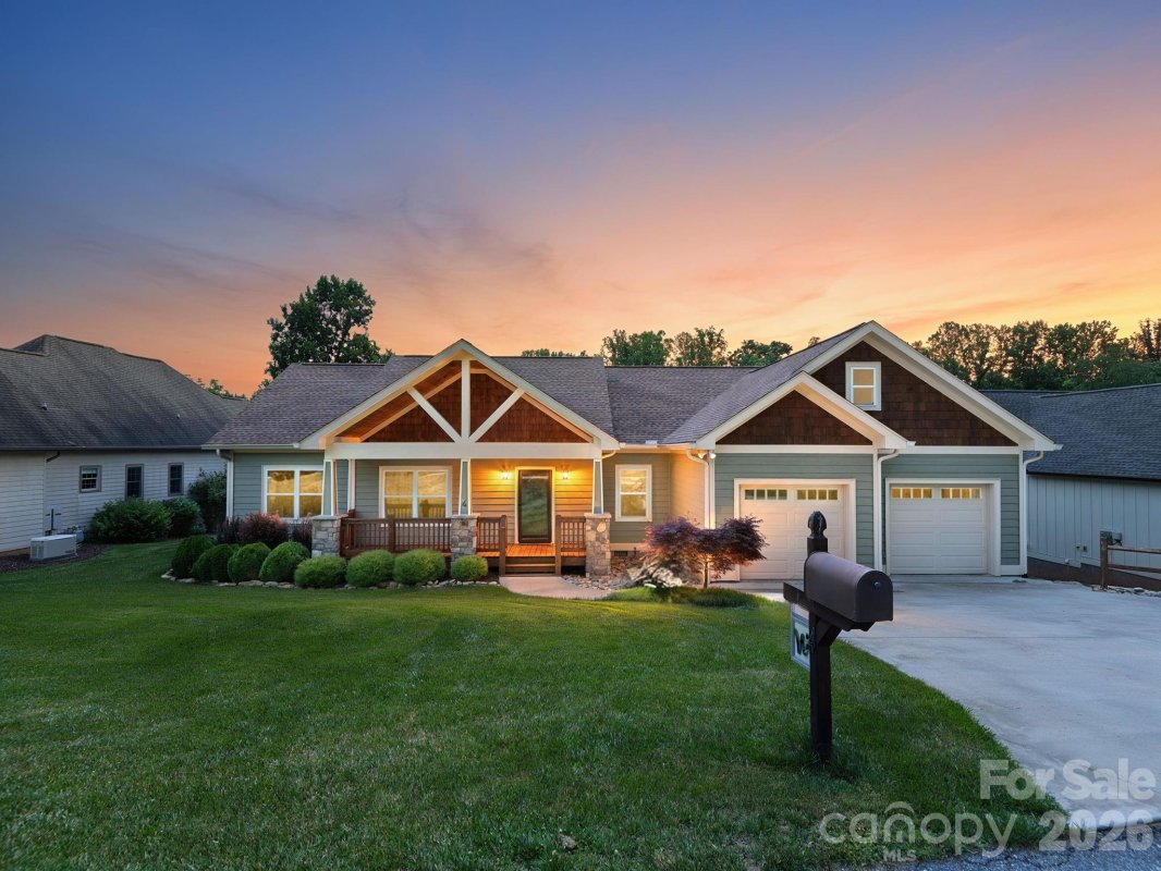 4 Farm Pond Lane