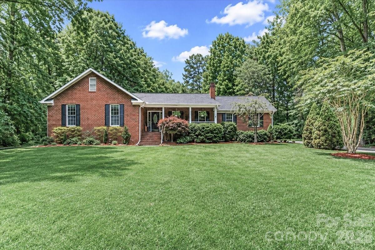 6803 Lowesville Lane