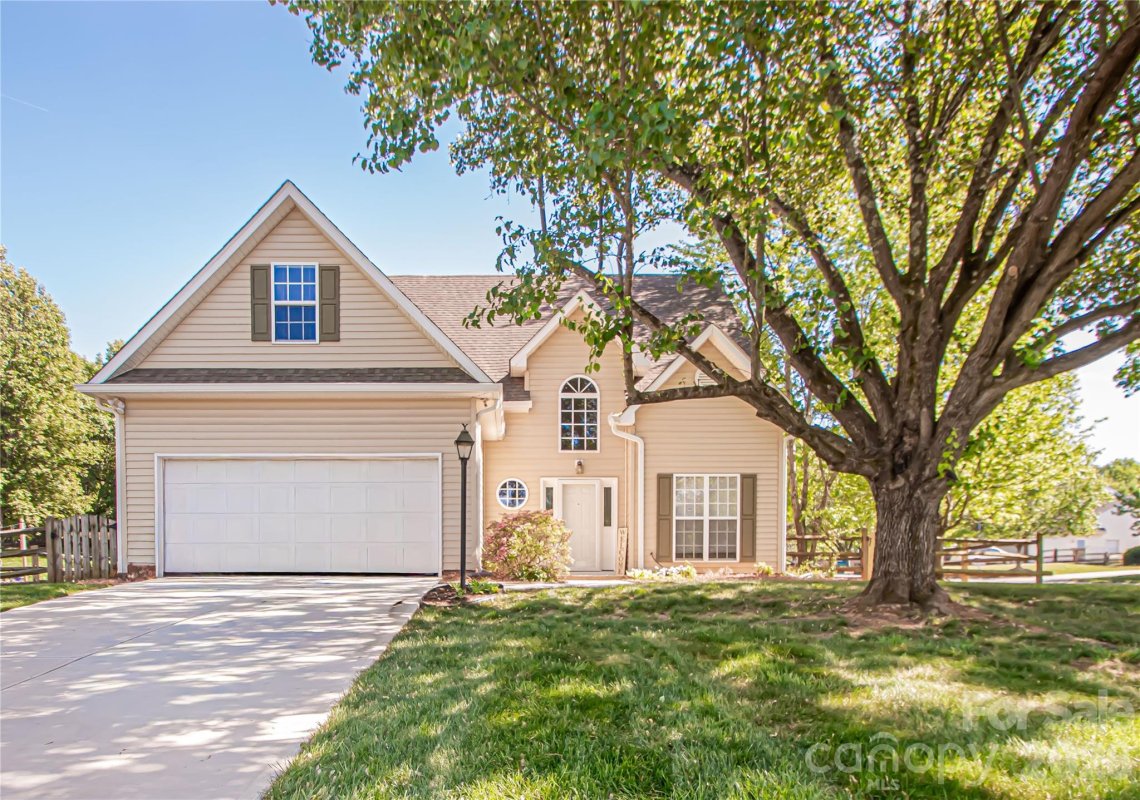 1621 Mountain Ashe Court