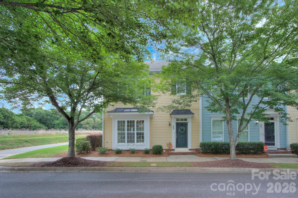903 White Point Drive