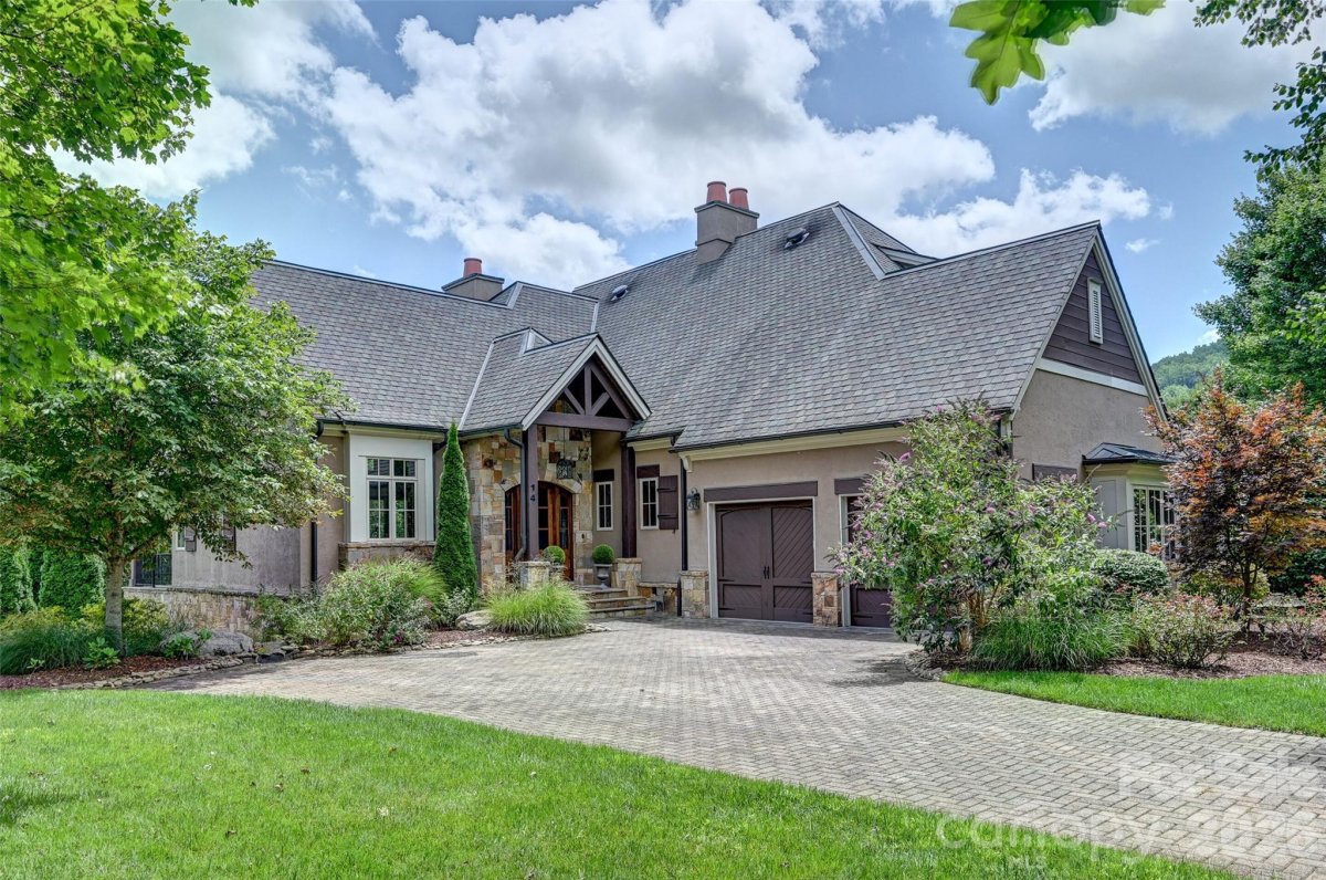 14 Foxbridge Way