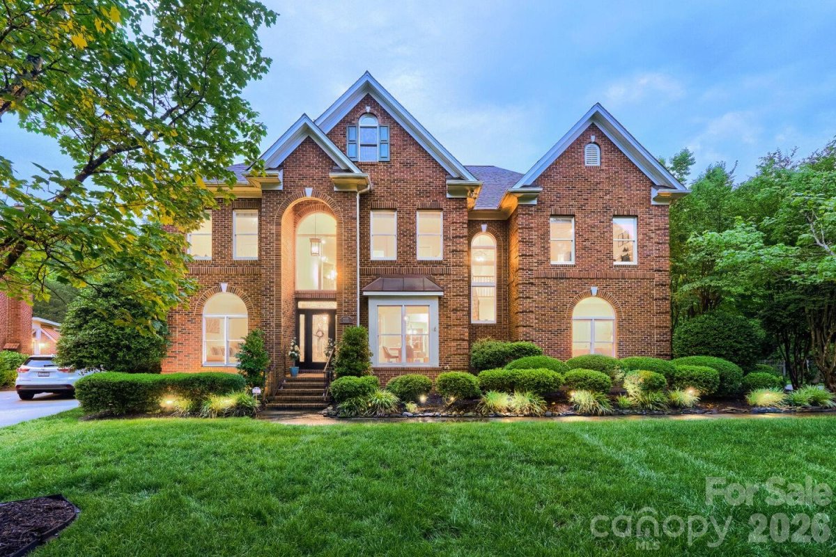 6605 Saunton Court