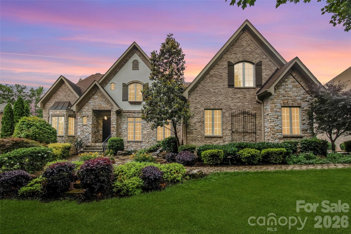 1616 Lookout Circle