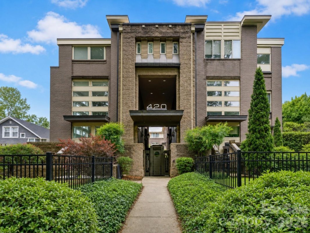 420 Queens Road