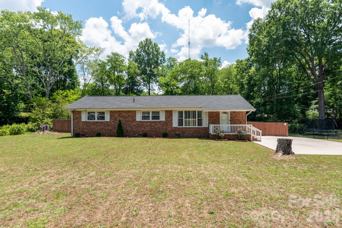 1121 Rembrandt Drive
