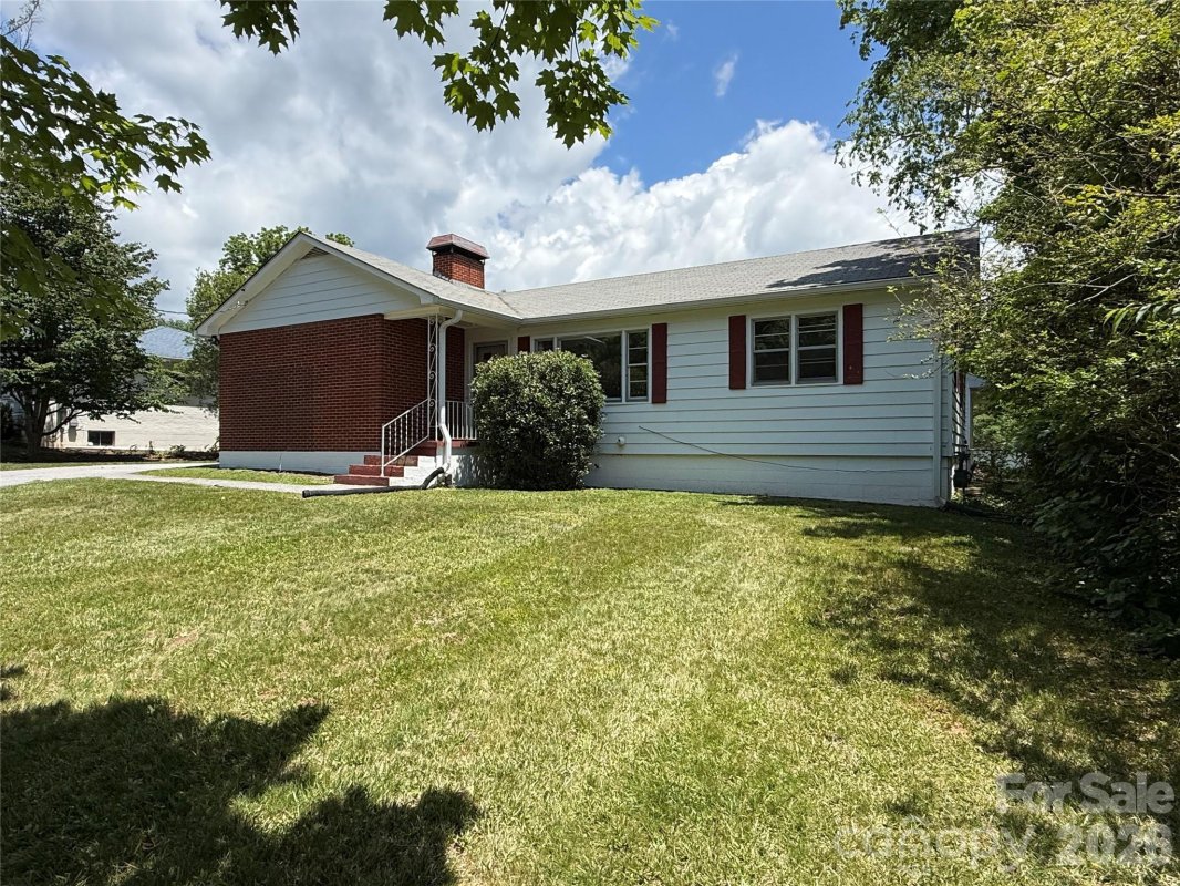 17 N Pershing Road