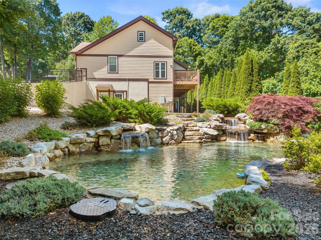 25 Linden Turn