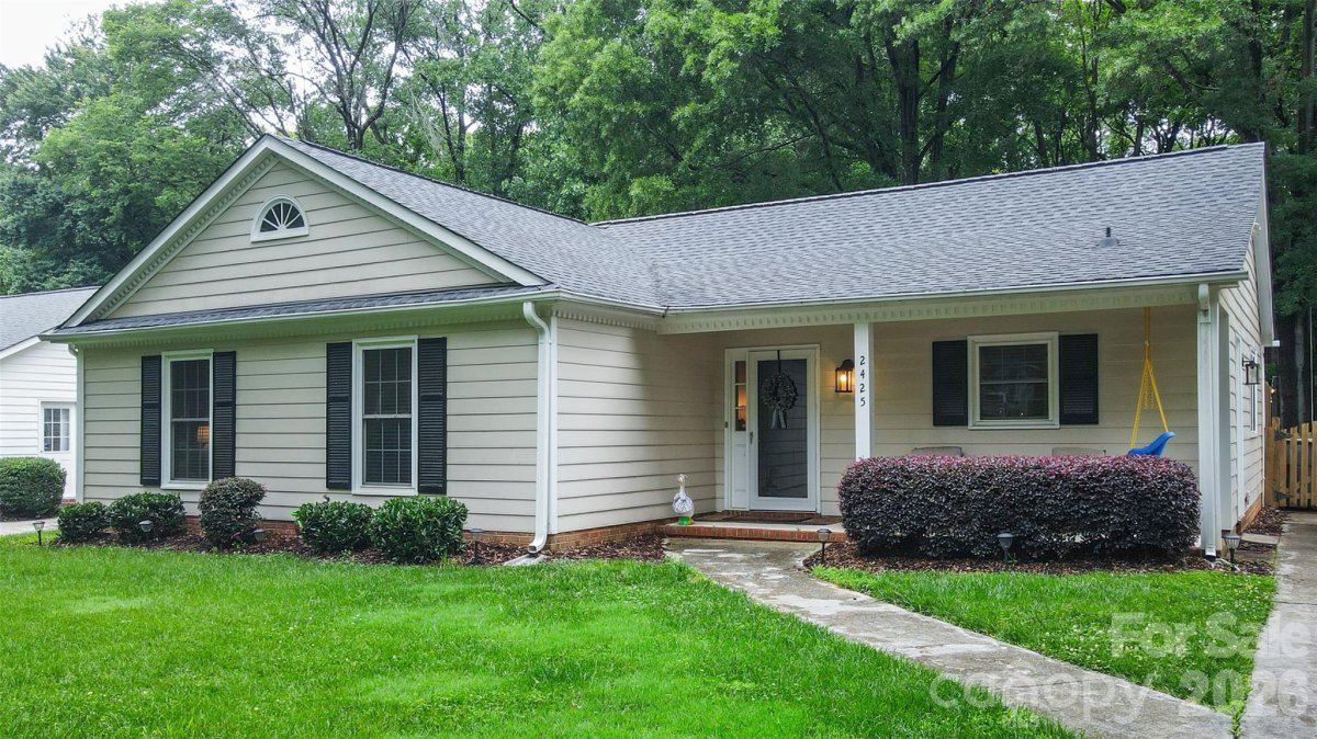 2425 Turnberry Lane