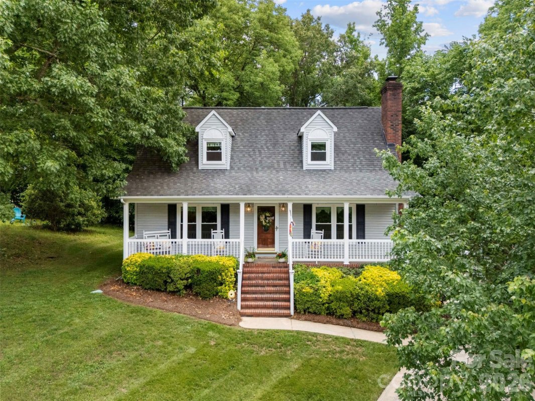 111 Bridgeport Lane
