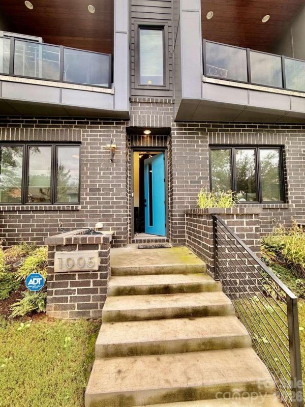 1005 Zinc Lane