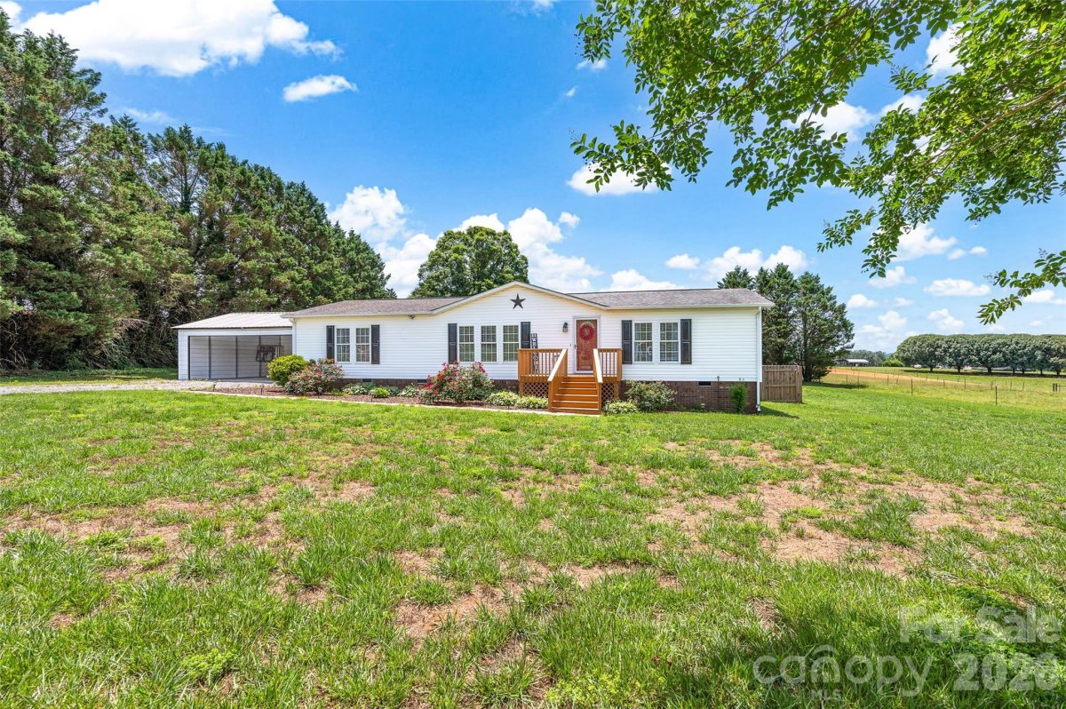 1008 Pine Ridge Drive