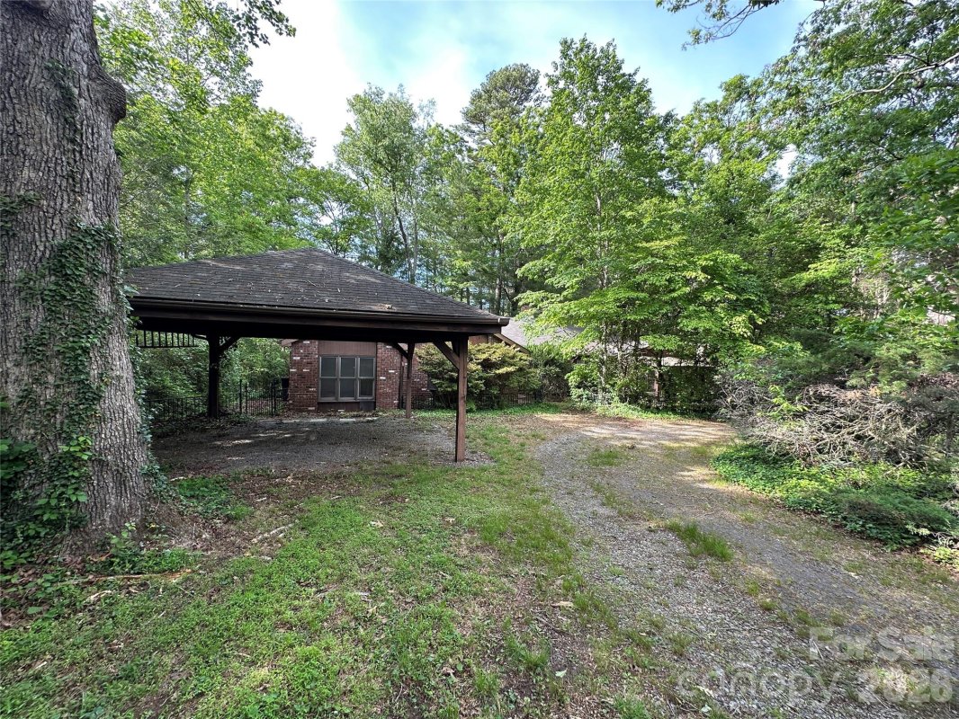 5 Lone Pine Road