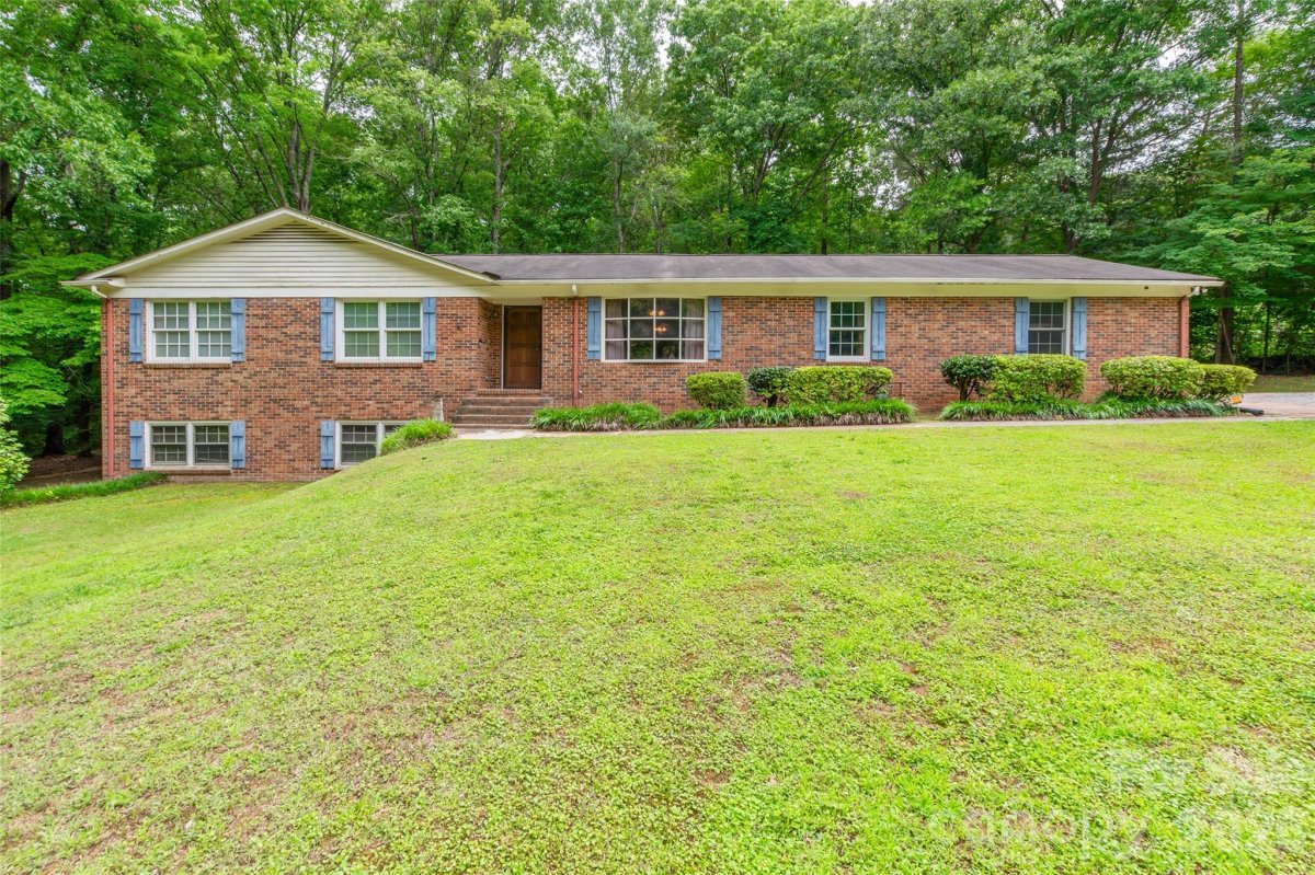 1735 Saddlewood Drive