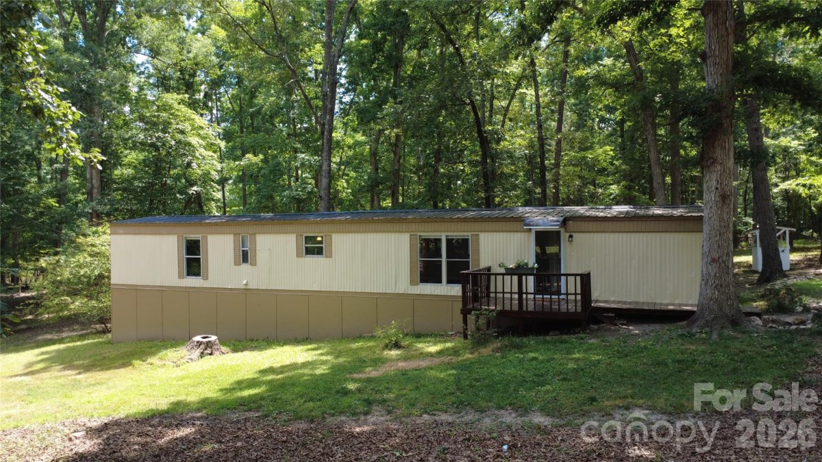 1140 Love Valley Road