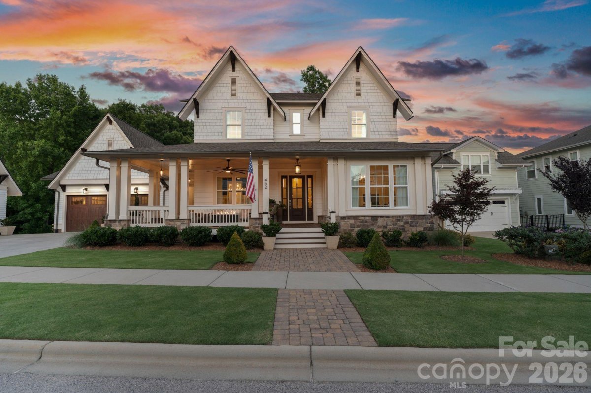 452 Luray Way