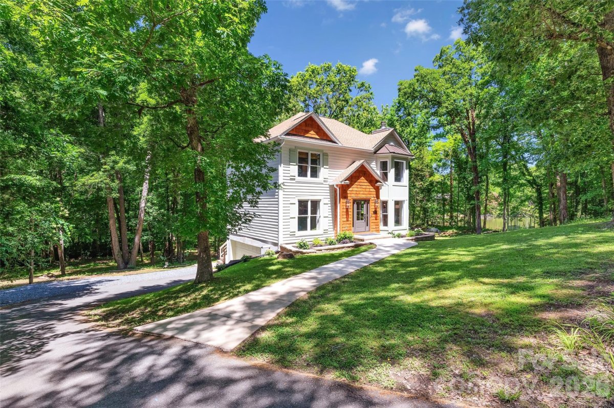 1433 Lurecliff Place