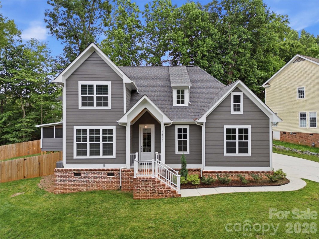 7815 Red Oaks Trail