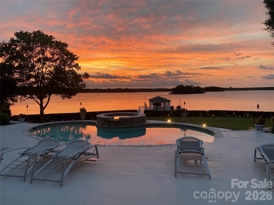 2477 Peninsula Shores Court