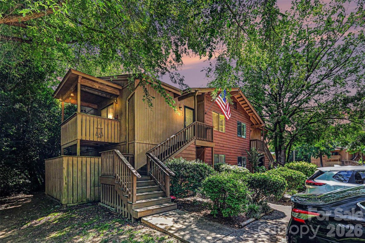 1643 Cedarview Court
