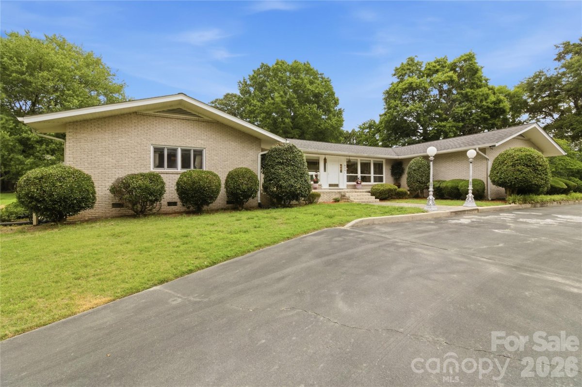 938 Sandswood Drive