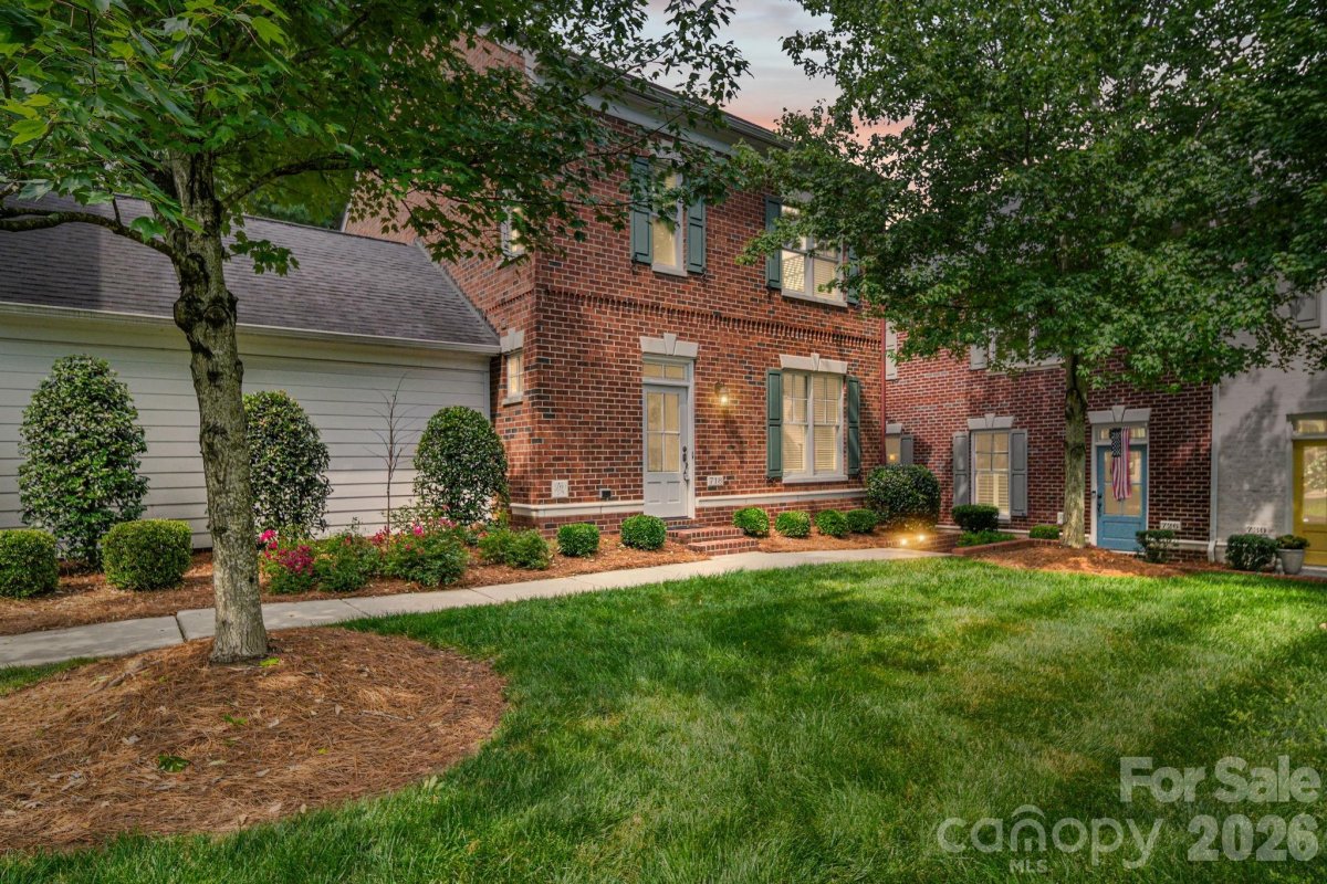 718 Kingsley Way