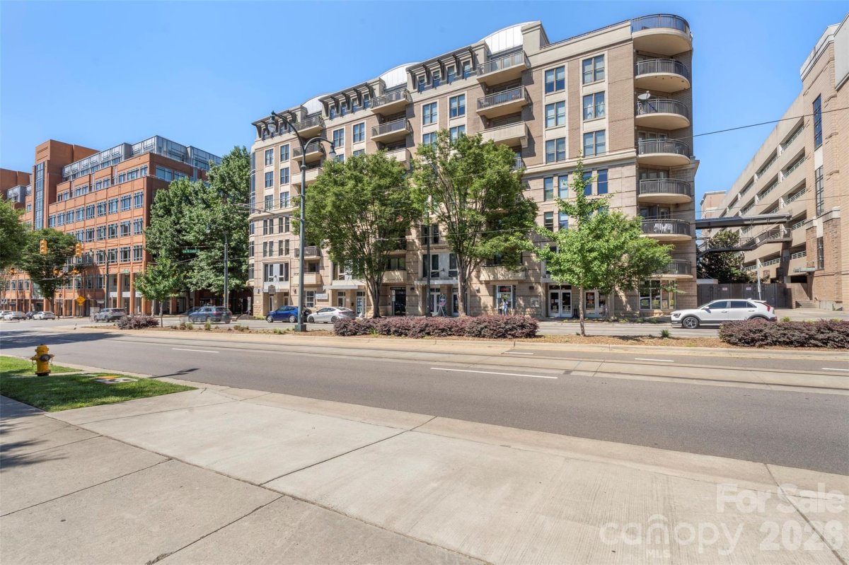718 W Trade Street
