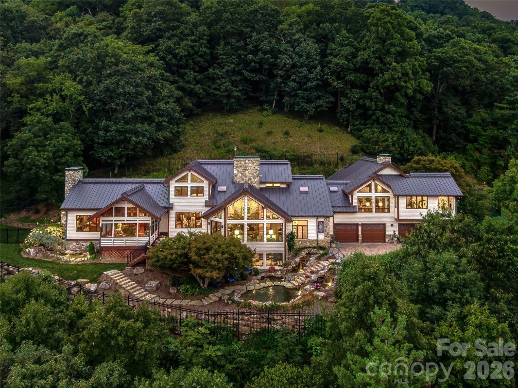 10 Beaverbrook Court