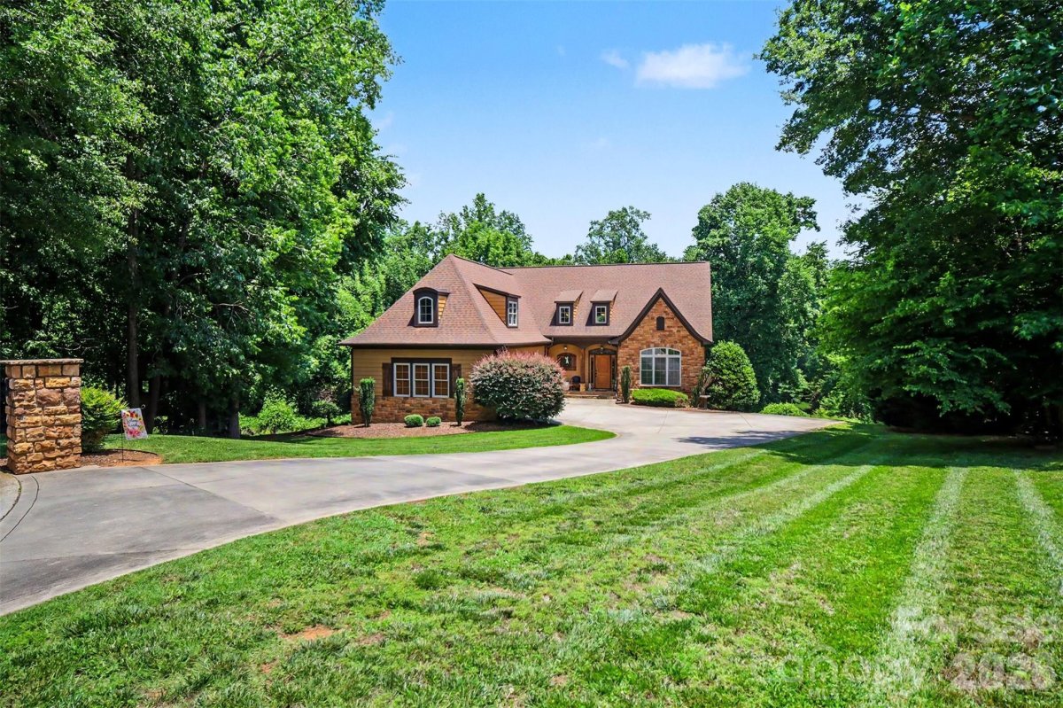 401 Yorkfield Drive