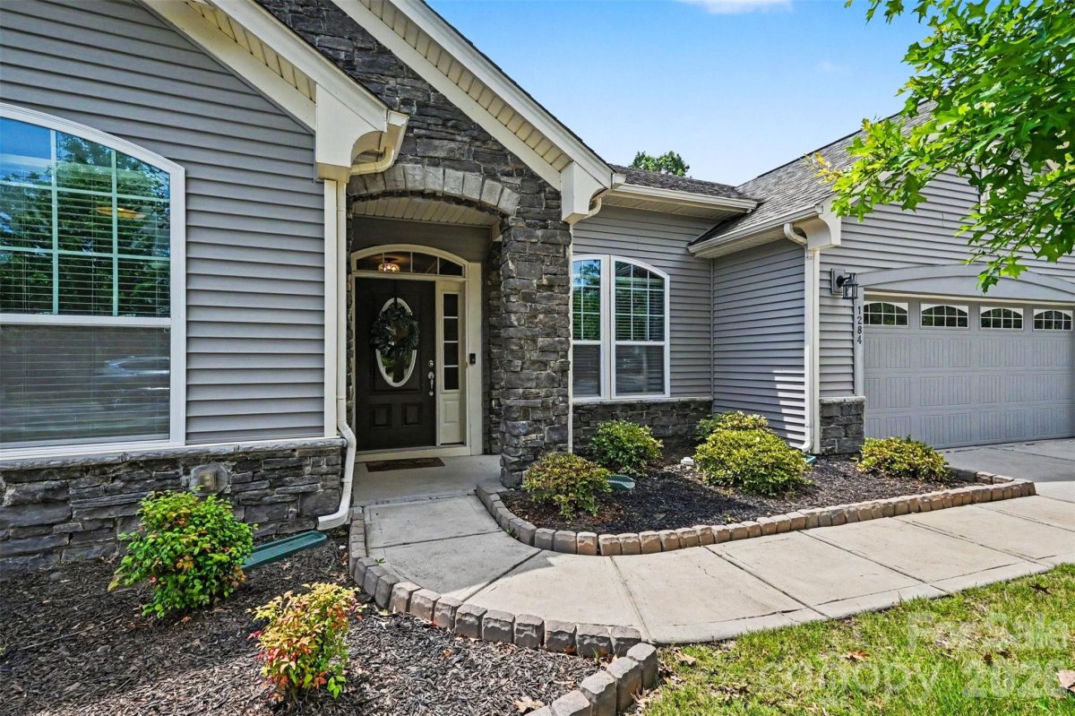 1284 Kings Grove Drive