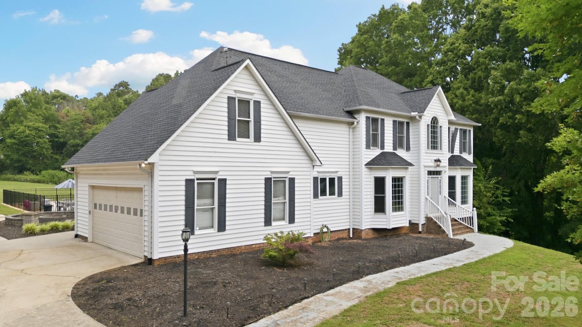 825 Timberlane Trail