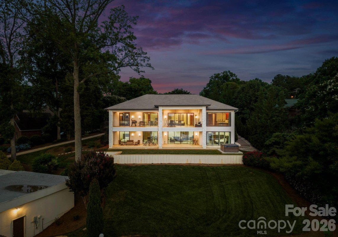 7272 Lynbrook Circle