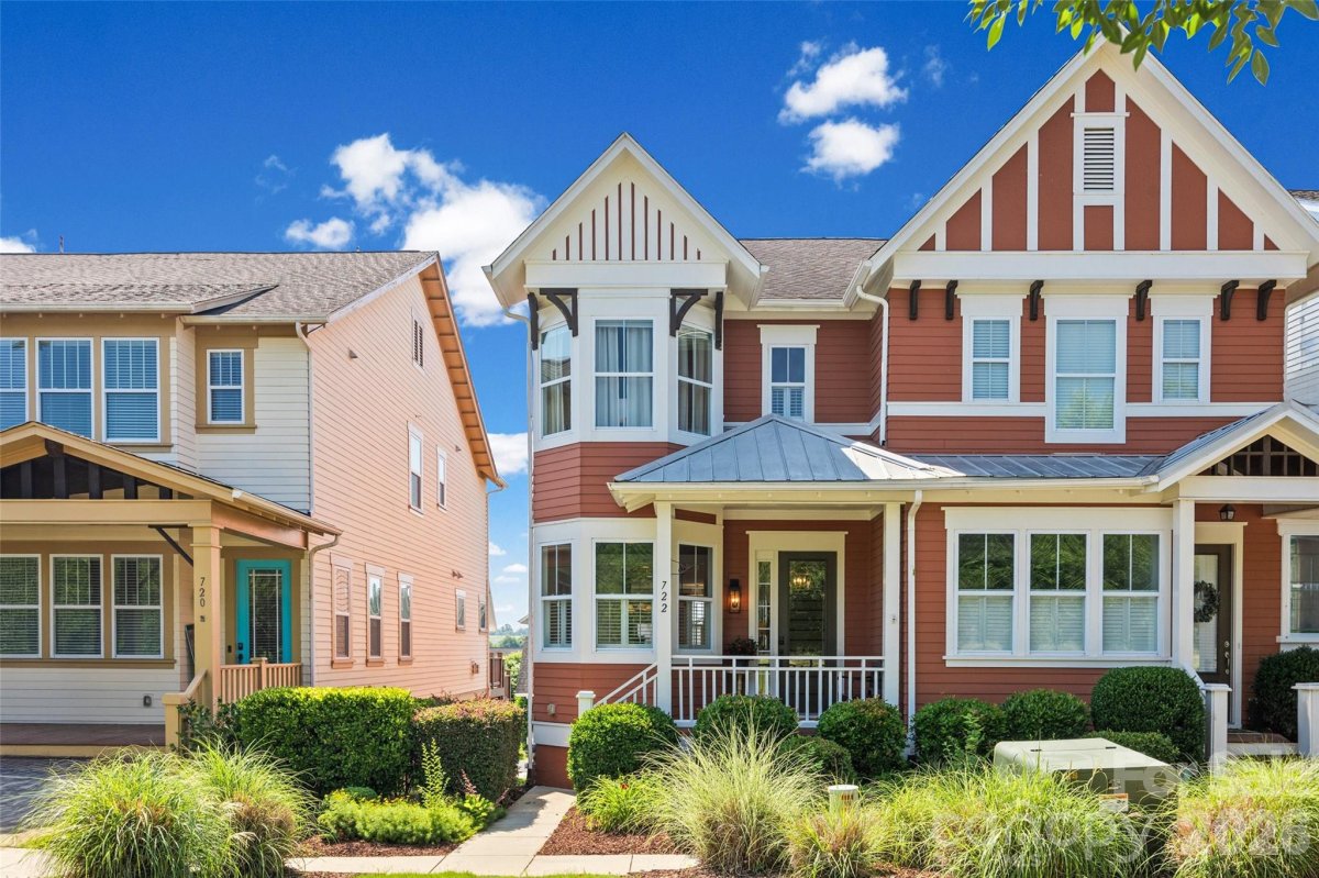 722 Waterscape Court