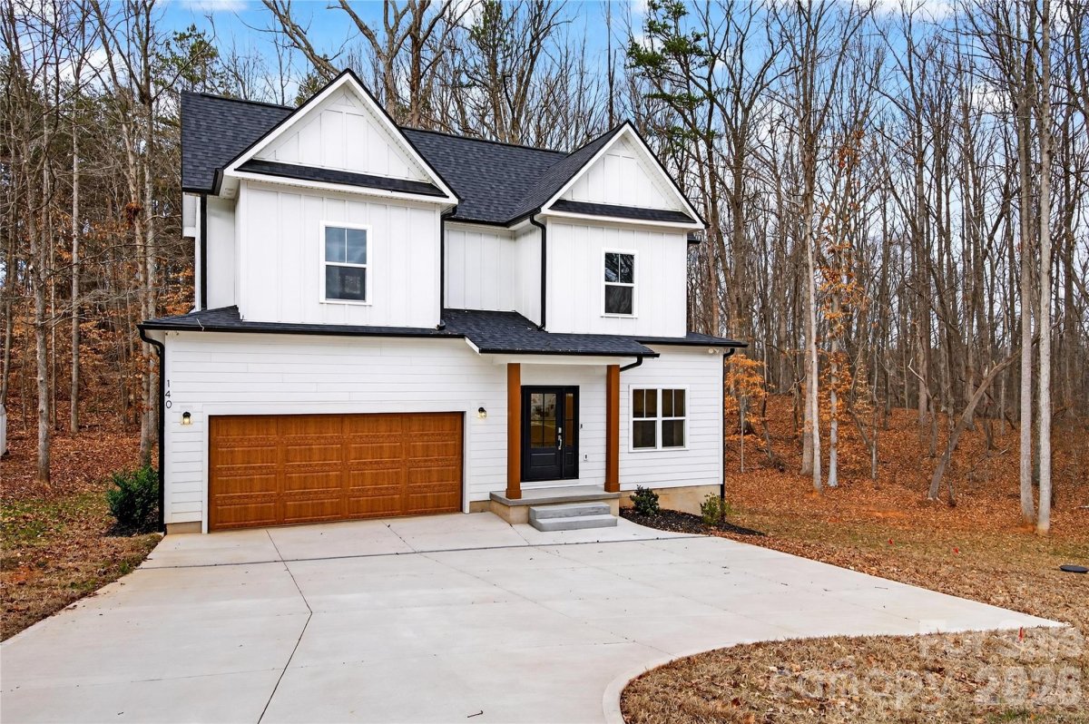 140 Meadowfall Lane