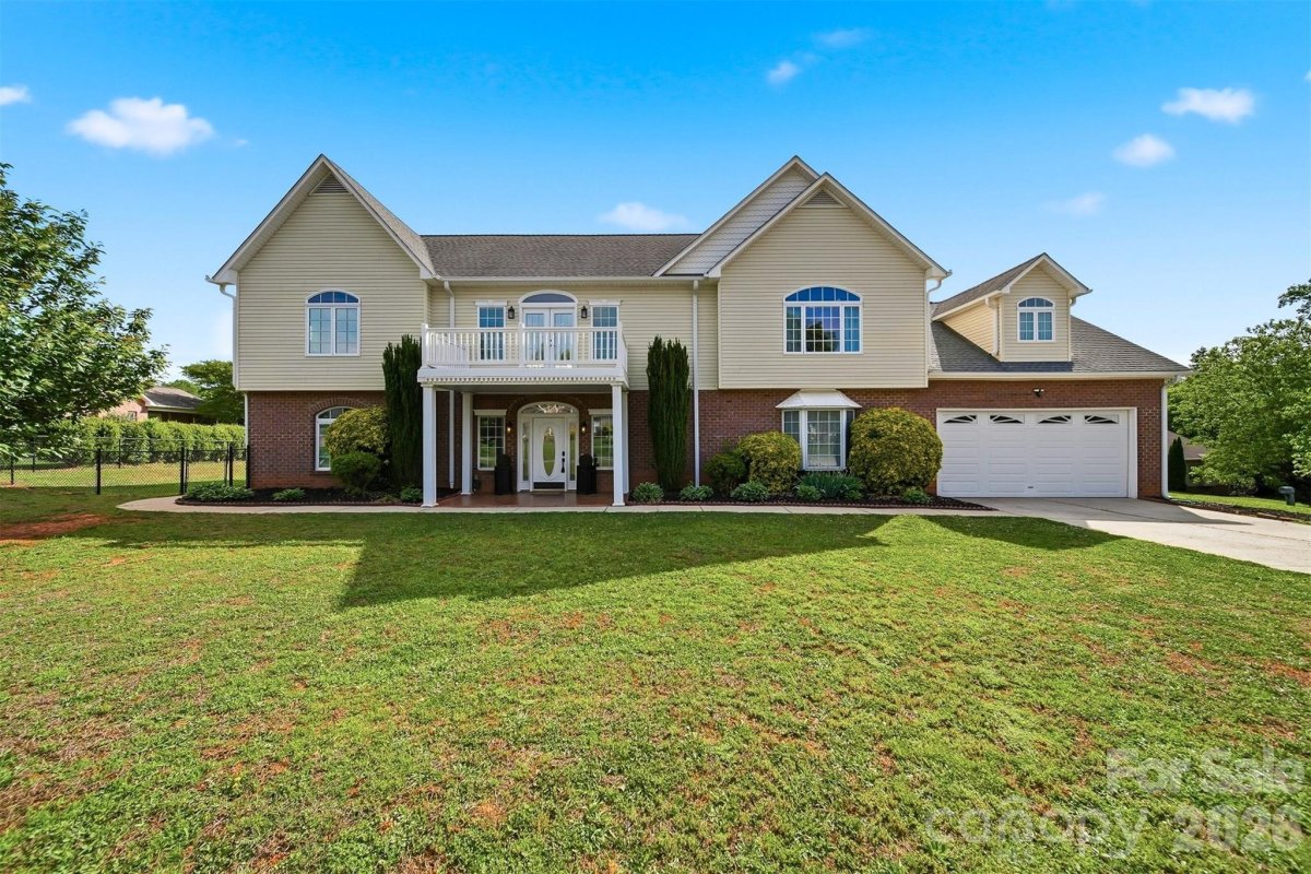 1360 Sweetbriar Lane