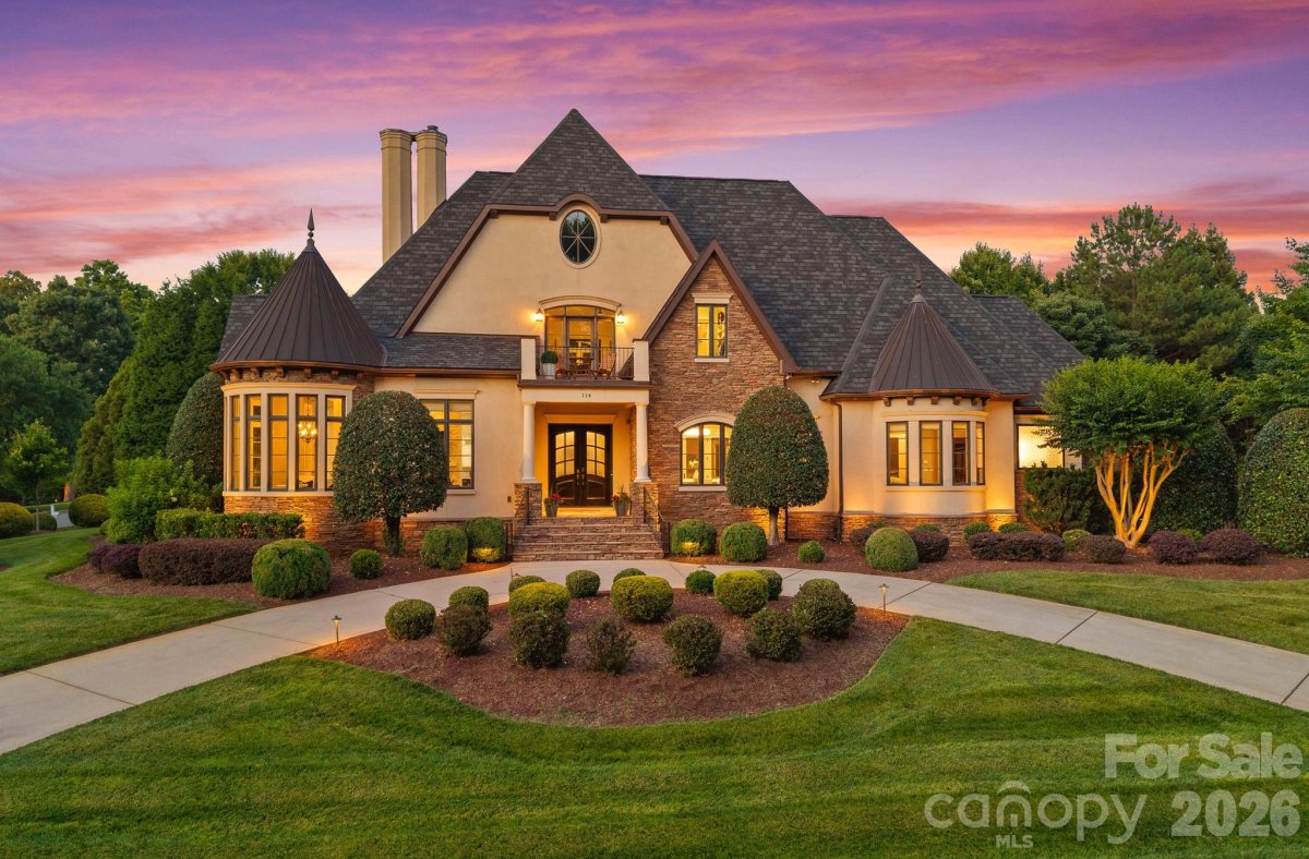 114 Thurstons Way