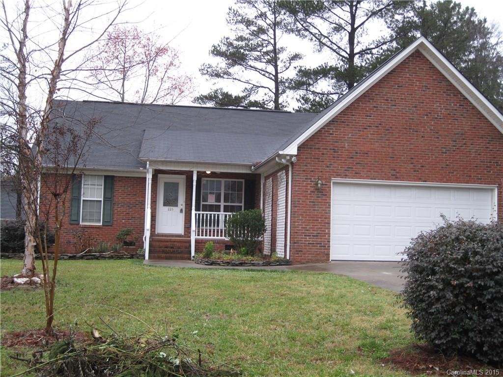 225 Victoria Circle
