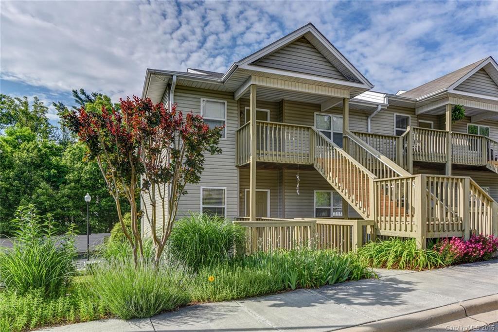 511 Carlyle Way
