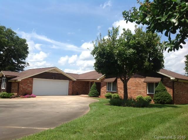 34 Meandering Way