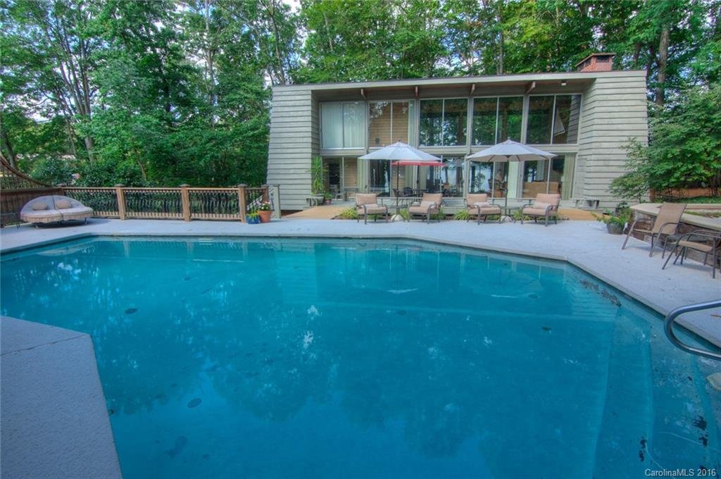 1112 Riverwood Drive
