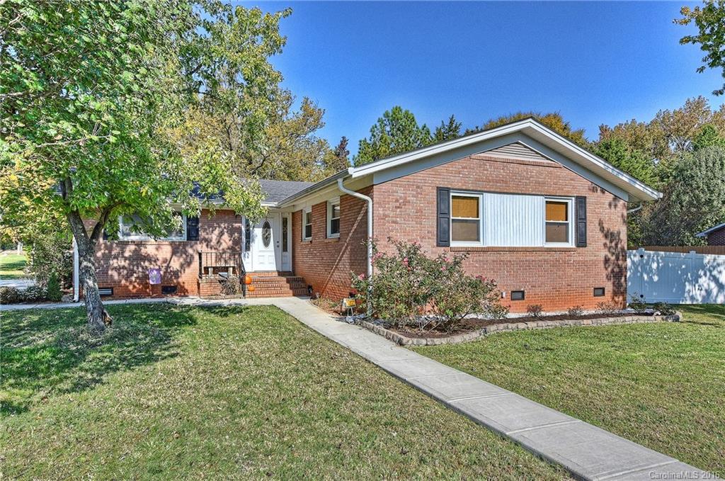 1423 Greenwood Lane