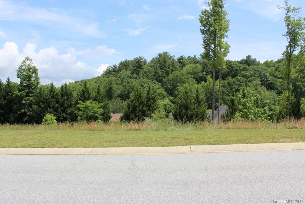 205 Mistletoe Trail