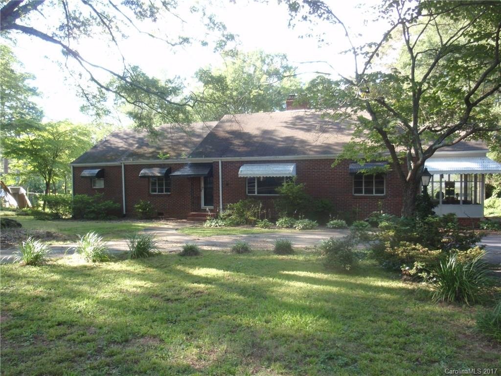 1115 Pinewood Road