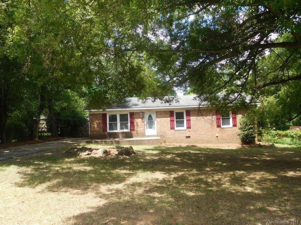2507 Lyon Street