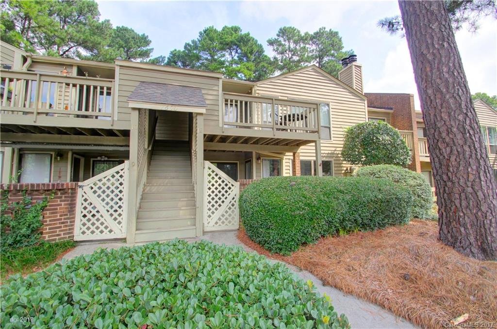 1600 Sharon Road 11
