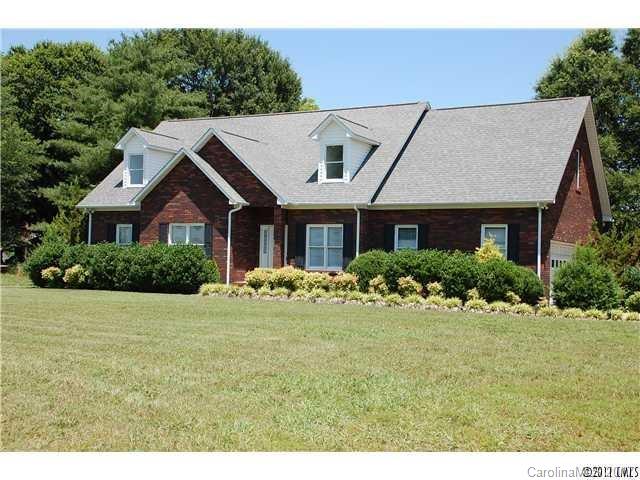 1206 Suzanne Circle