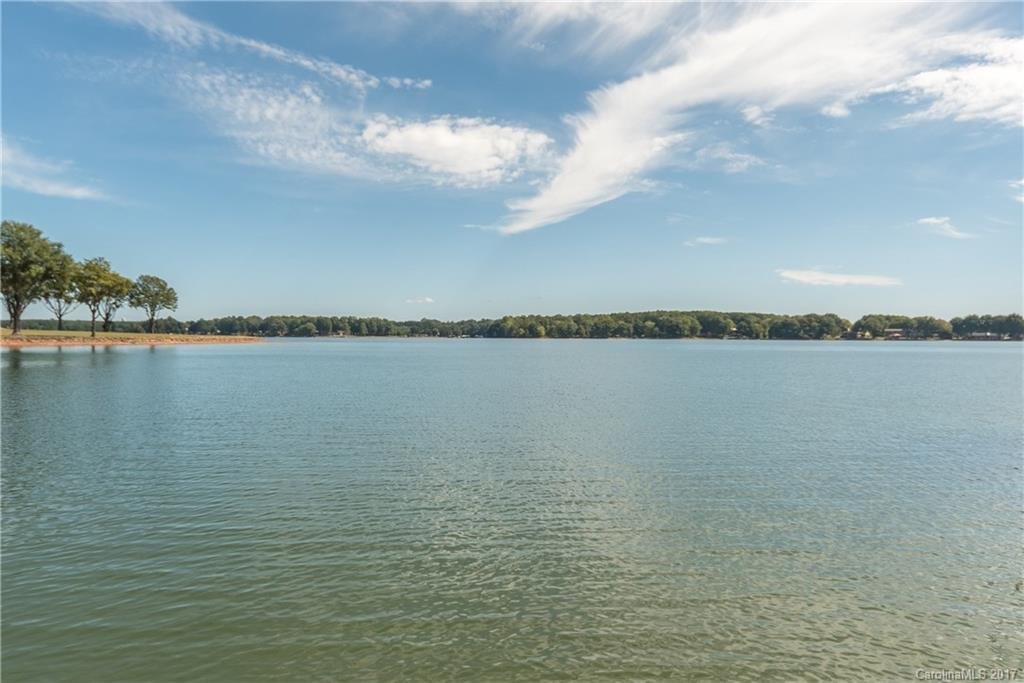 294 Shoreline Loop