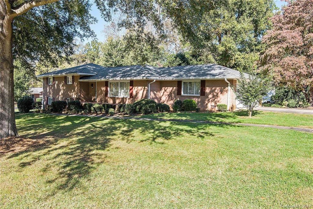 305 Brookwood Drive