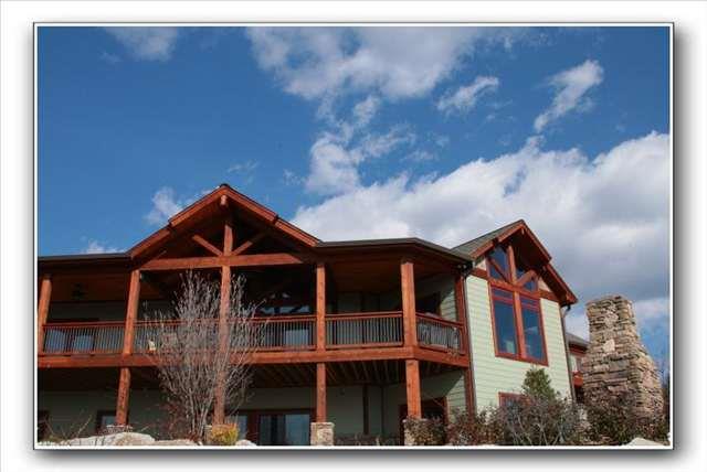 1320 Rhodora Lane