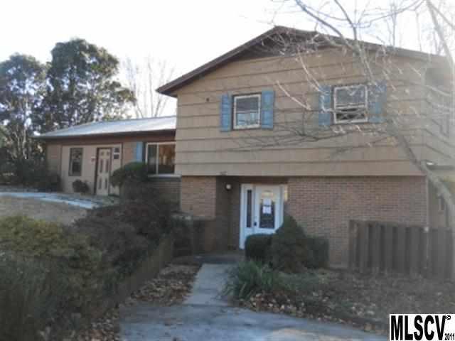 2724 20th St Lane