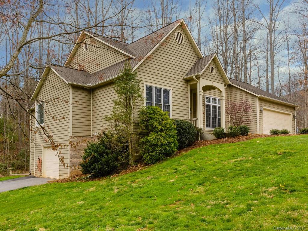 7 Oak Hollow Drive